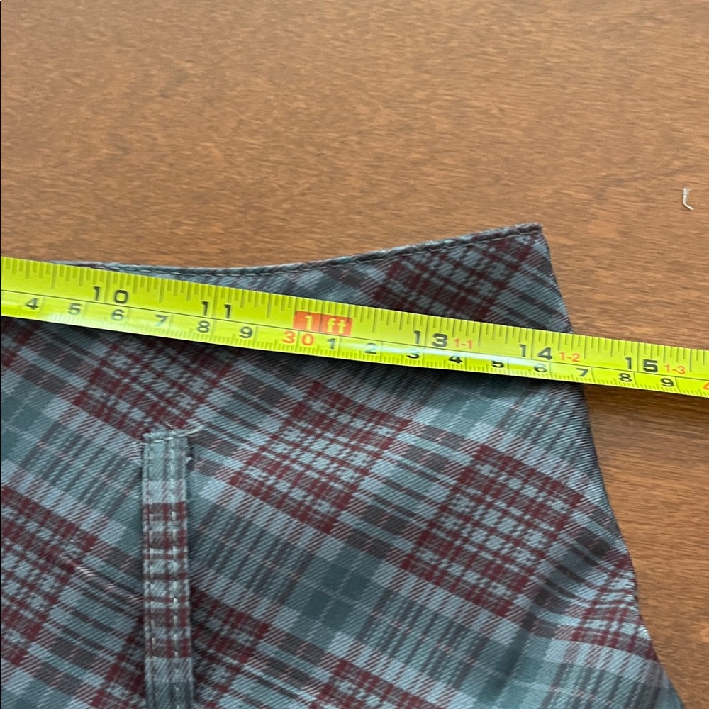 Vintage Plaid Pleated Mini Skirt in Wine &  Gray, School Girl, Preppy, Goth, Med - Picture 4 of 5